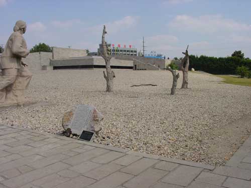 nanking_memorial_klein