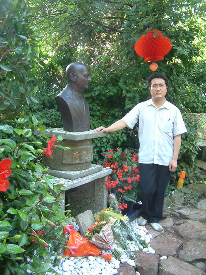 19_Jiang_Statue_klein